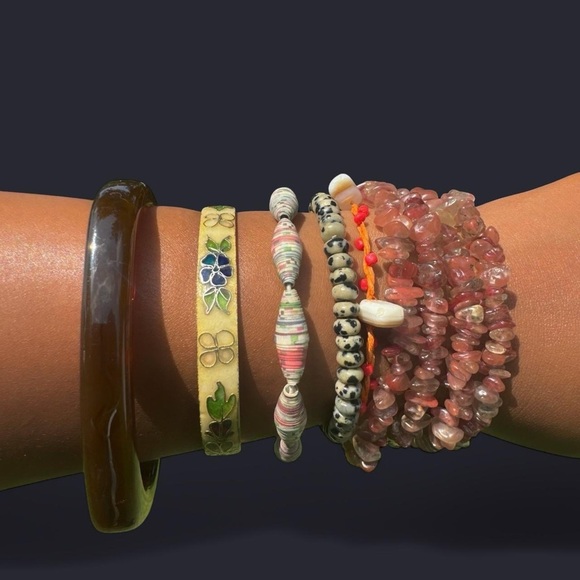 Strawberry Quartz Crystal Bead Bracelet - Picture 2 of 4